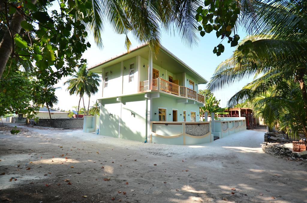Athiri Inn Ukulhas Island Exterior photo